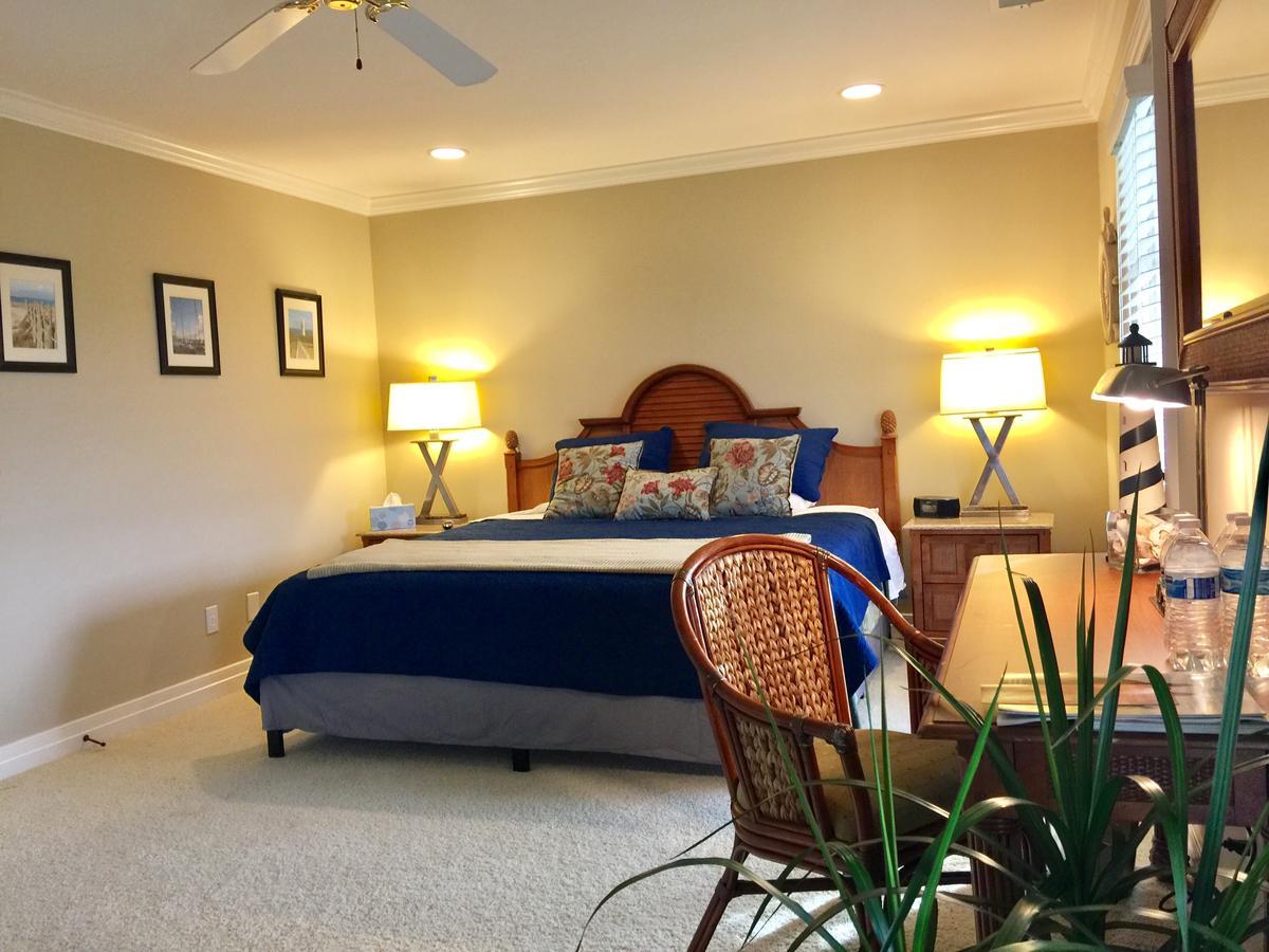 The B & B At Queenslake Midway 外观 照片