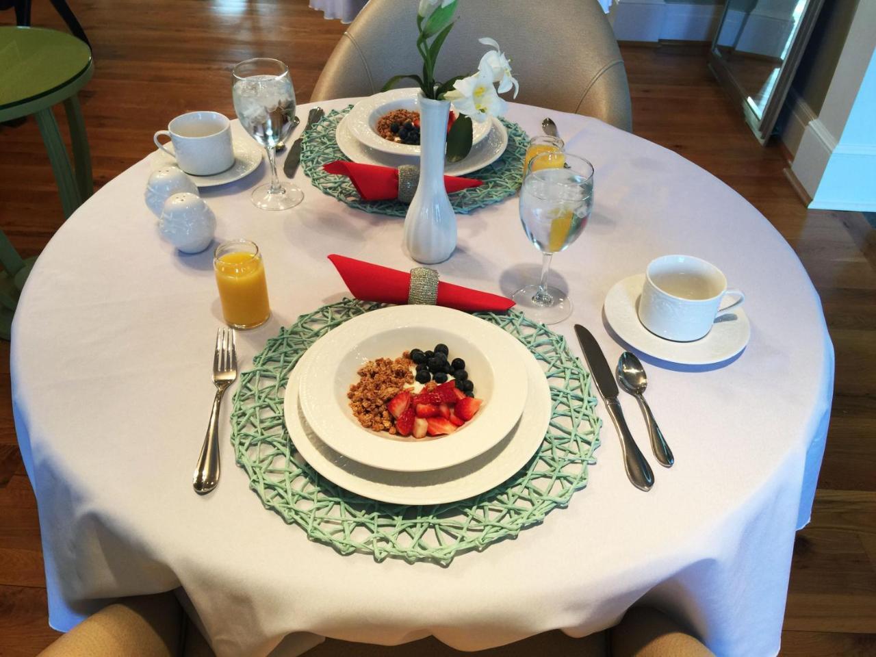 The B & B At Queenslake Midway 外观 照片