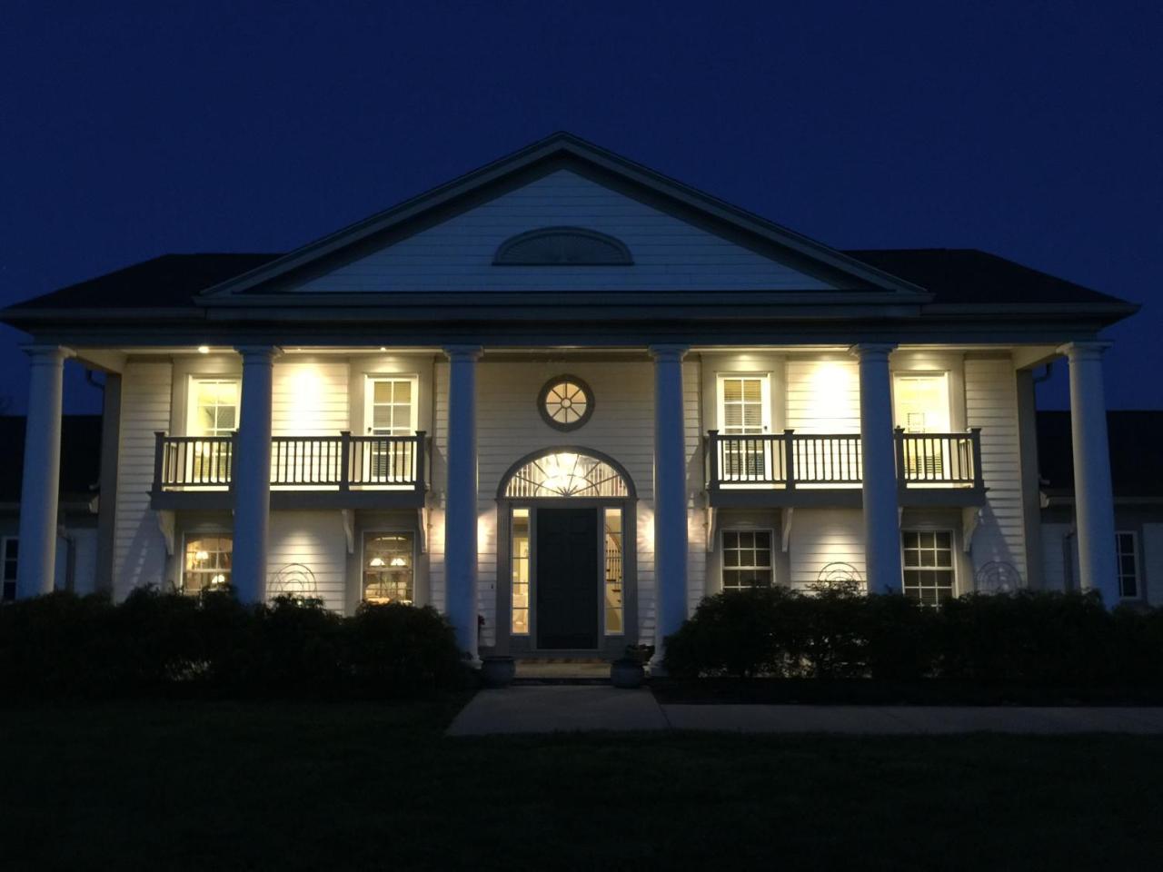 The B & B At Queenslake Midway 外观 照片